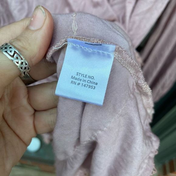 Fashion Apparel 🐾 NWT Pink Longsleeve Blouse Size Small / Medium - Picture 4 of 10